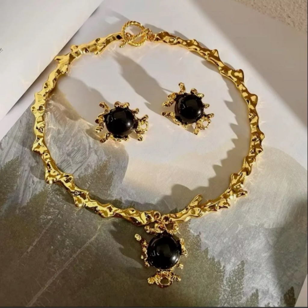 18k Gold-Plated Black Onyx Baroque Necklace Set
